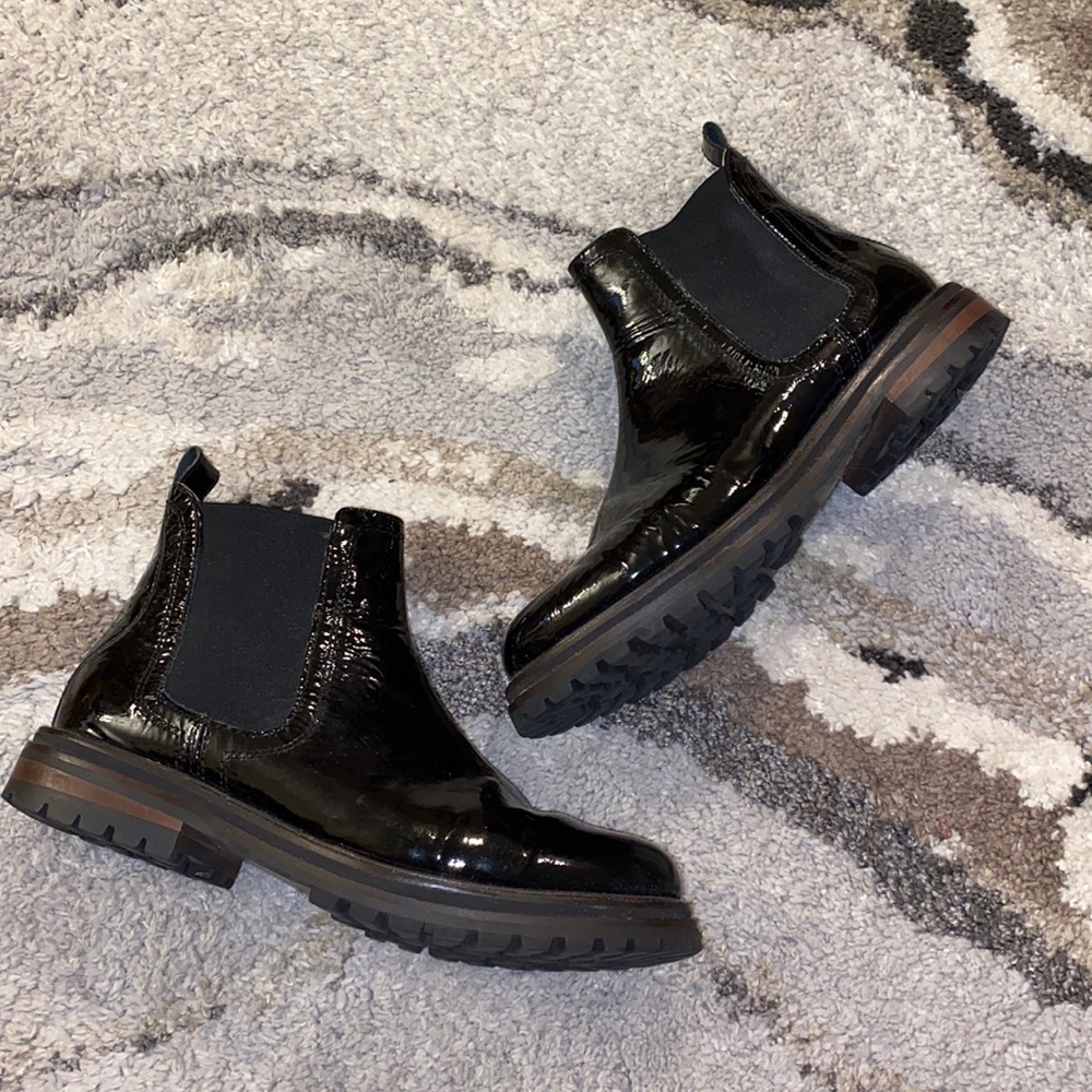 HUDSON LONDON WISTY PATENT LEATHER ELASTIC SIDE SLIP ON LUG SOLE CHELSEA BOOTS